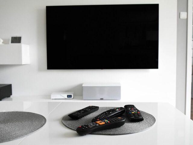TV wall mounting